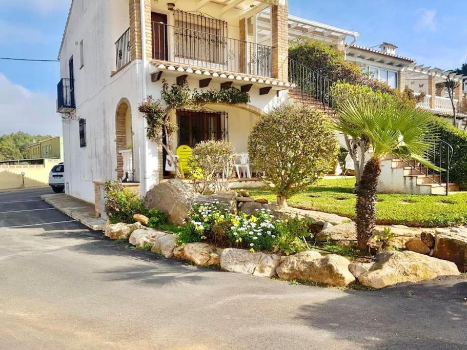 Casa En Con Piscina Y Jardin Dénia